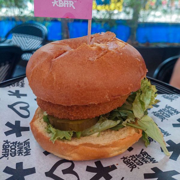Kroquette burger - Vegan Junkfood Bar | Hamburger Bijbel