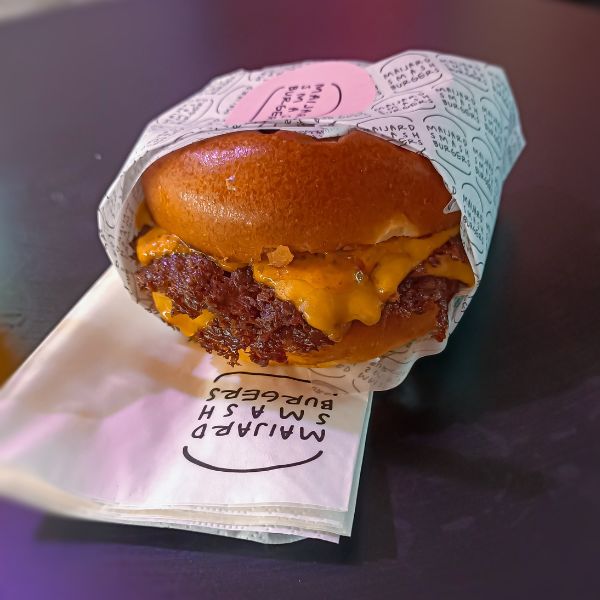Maijard Smashburgers - dubbele smashburger met kaas